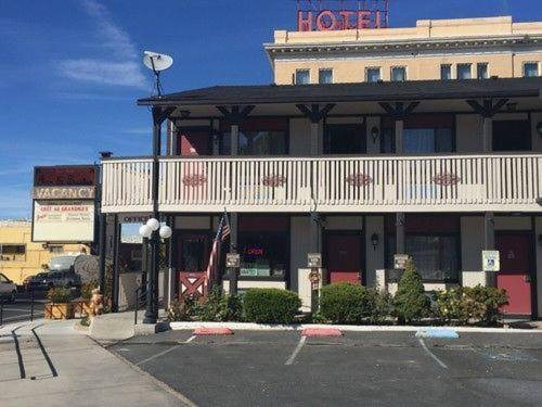 Jim Butler Inn & Suites Tonopah Bilik gambar